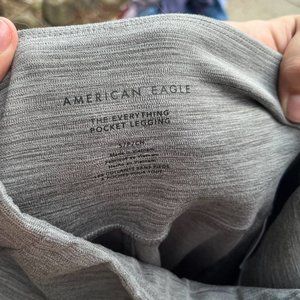 American Eagle The everything pocket legging - Size Small - Grey